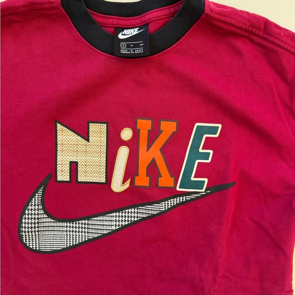 Nike Sportswear Men's Burgundy Graphic Tee - Picture 2 of 5